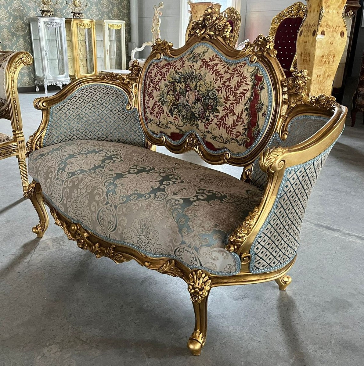 Barock Sofa Mehrfarbig / Gold - Handgefertigtes Wohnzimmer Sofa im Barockstil - Prunkvolle Barock Möbel - Barockstil Wohnzimmer Möbel - Edel & Prunkvoll