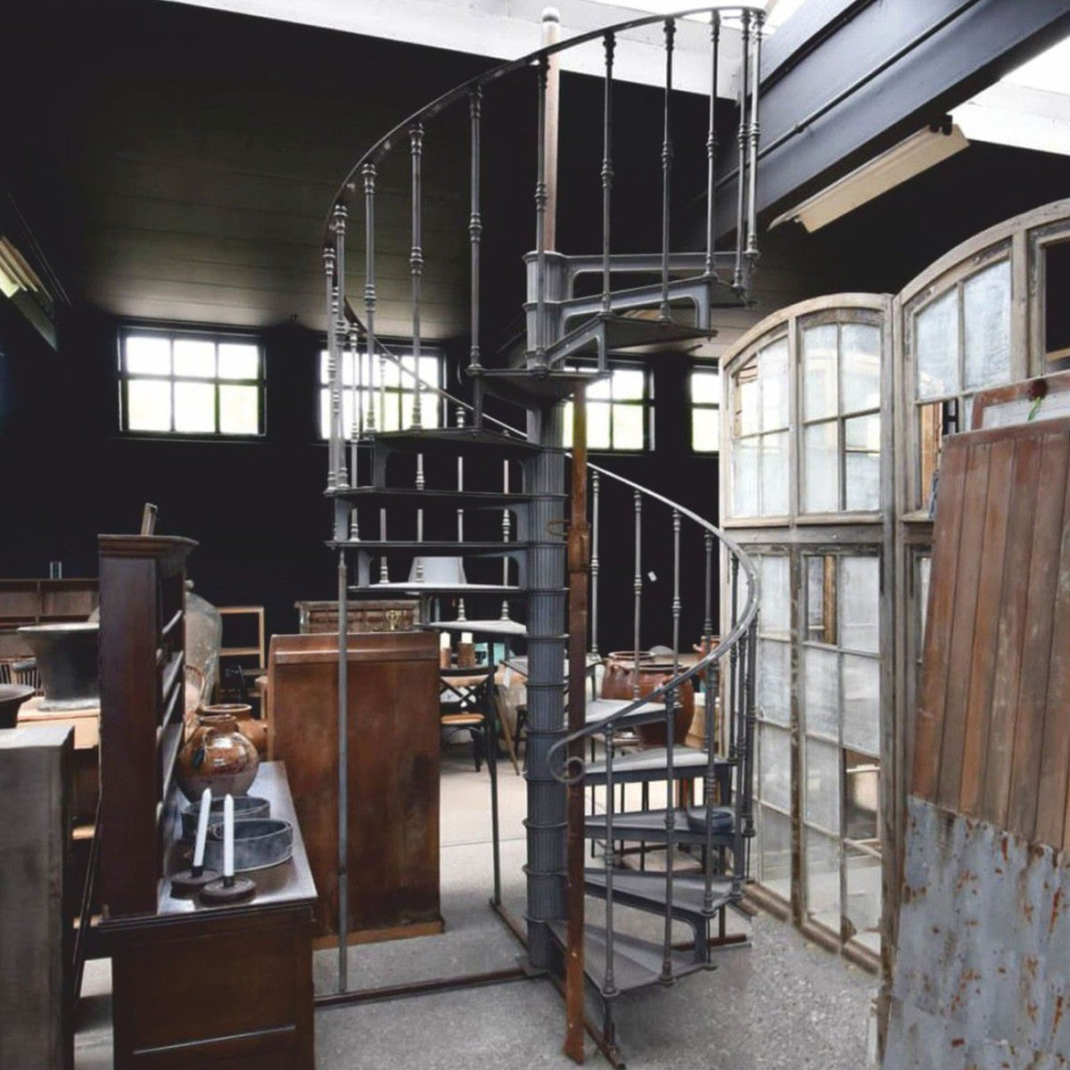 Gusseisen Wendeltreppe mit Geländer rechte Seite Grau H. 289 cm - Rustikale Spiraltreppe