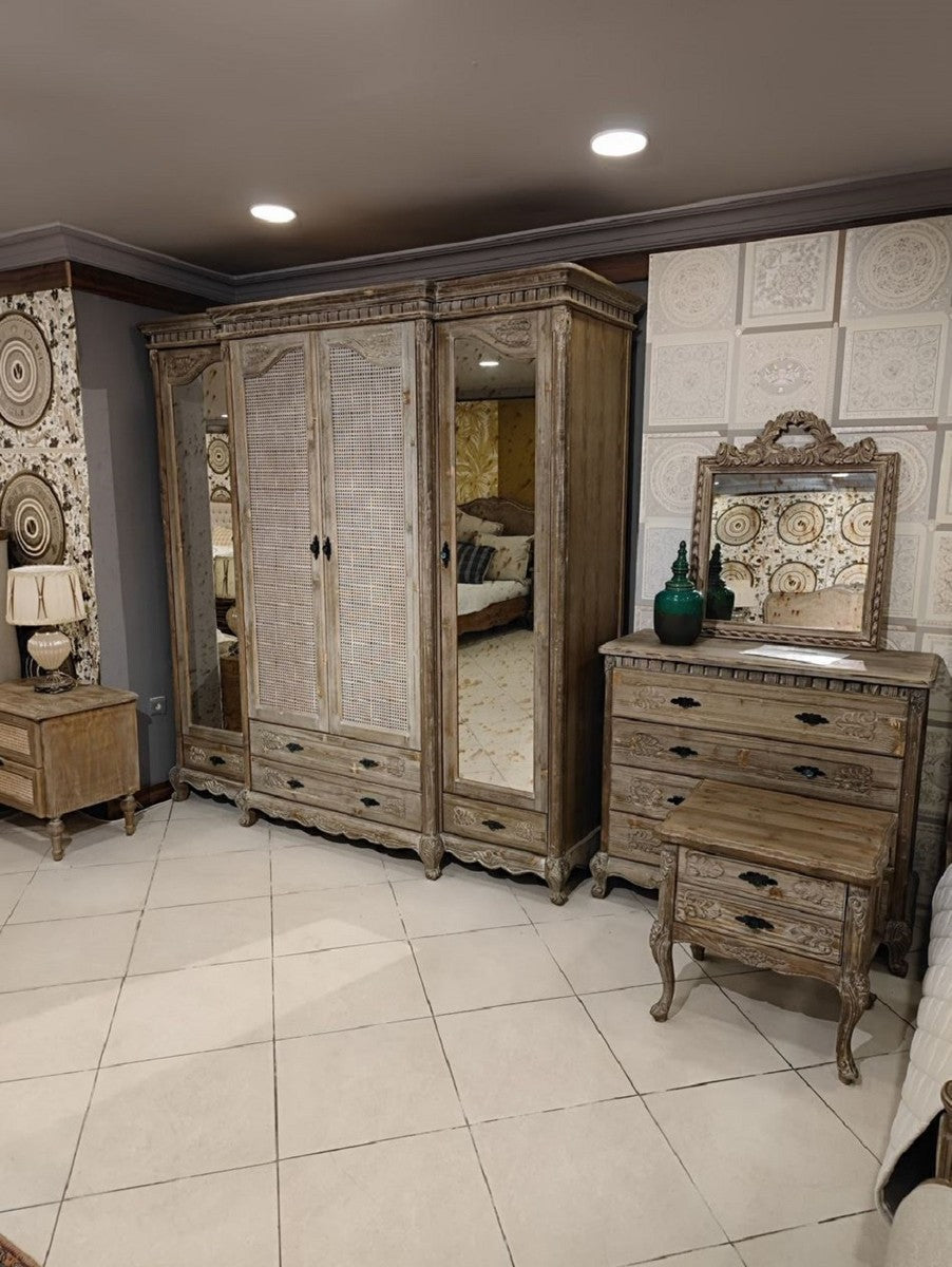 Pompöös by Luxus Barock Schlafzimmer Schrank Provence Braun / Grau - Designed by Harald Glööckler