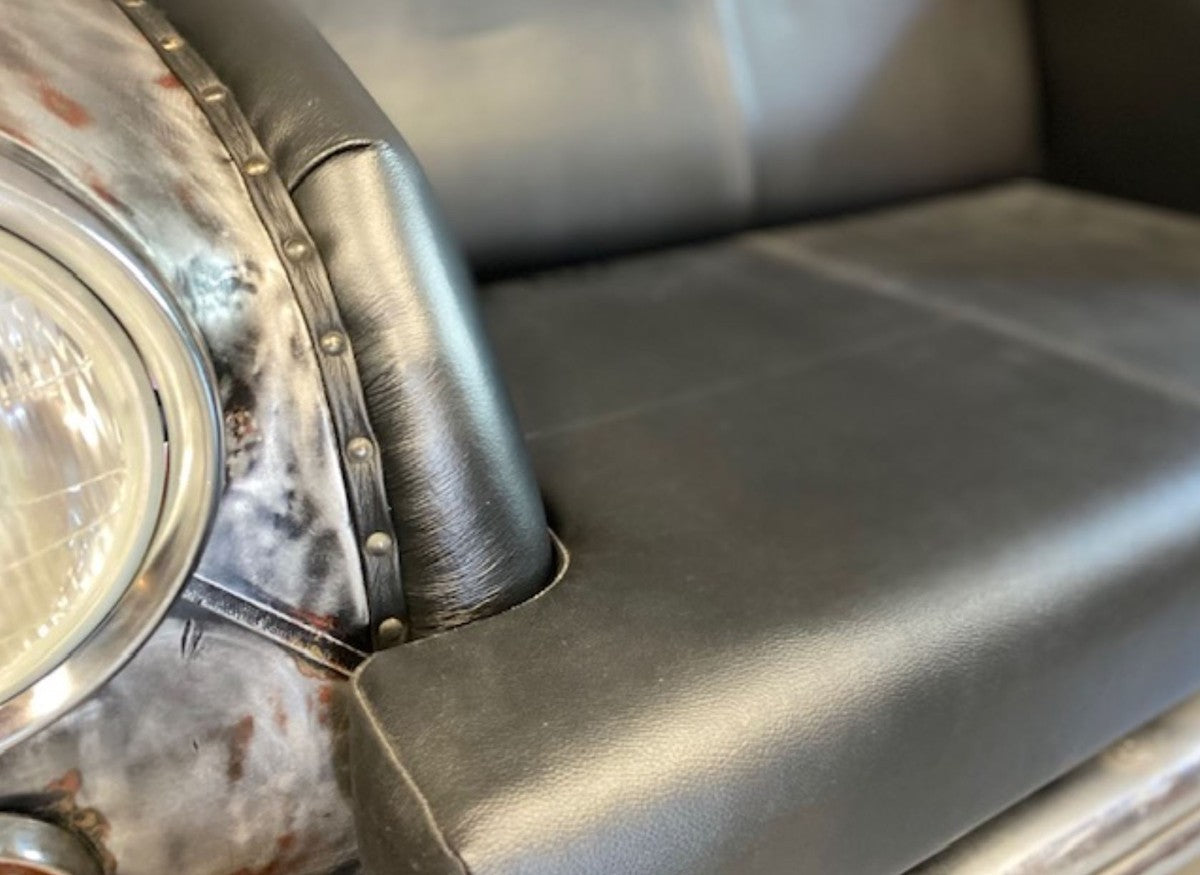 Designer Autosofa Schwarz / Grau / Silber 158 x 83 x H. 70 cm - Wohnzimmer Sofa im Auto Design - Wohnzimmer Auto Möbel