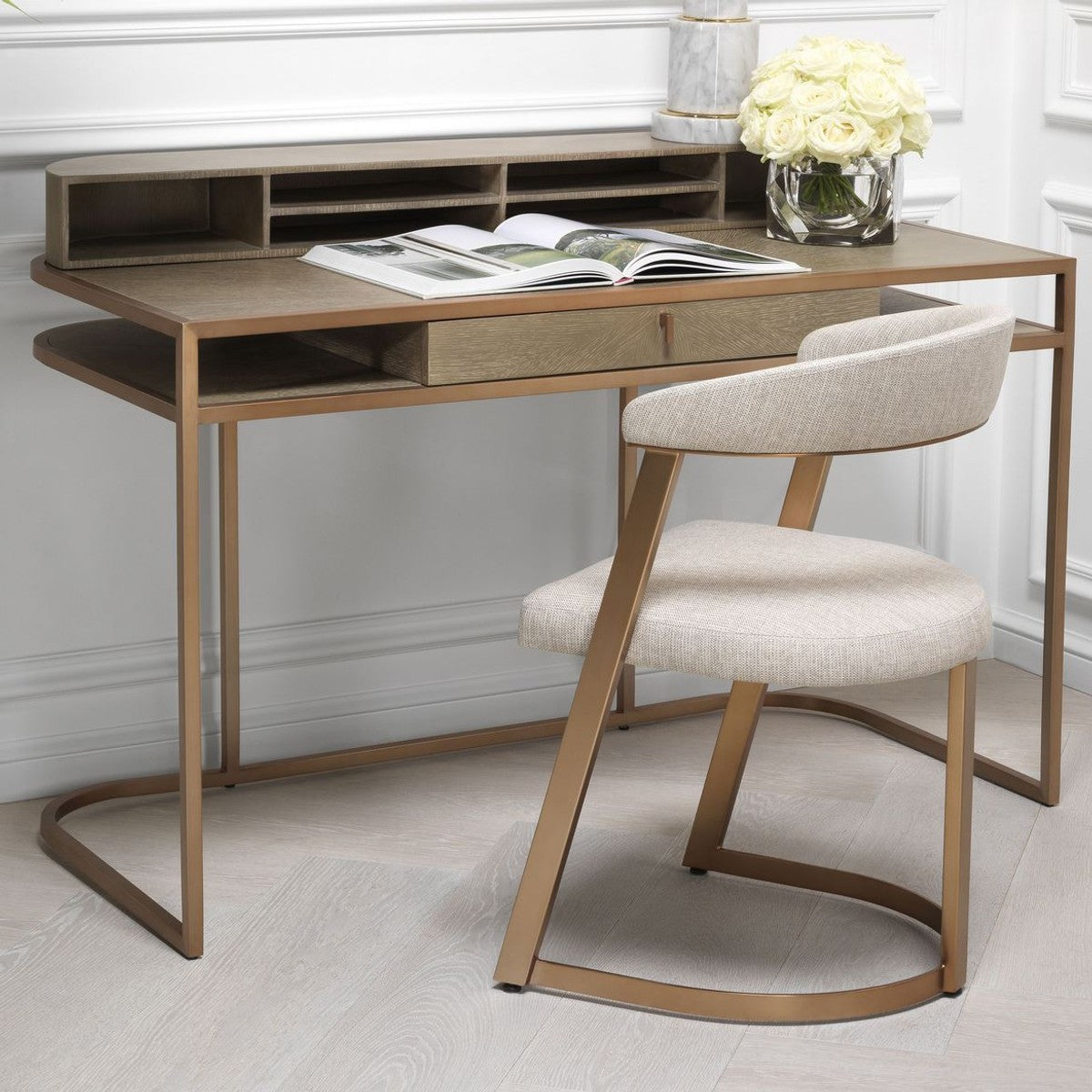 Designer Stuhl mit Armlehnen Naturfarben / Messingfarben 53,5 x 49 x H. 78 cm - Esszimmerstuhl - Bürostuhl - Designermöbel