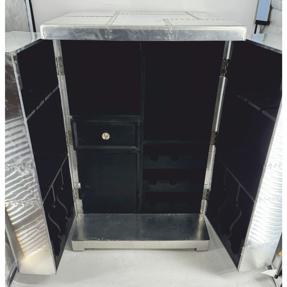 Aluminium Flugzeug Flieger Barschrank Silber / Schwarz H. 113 cm