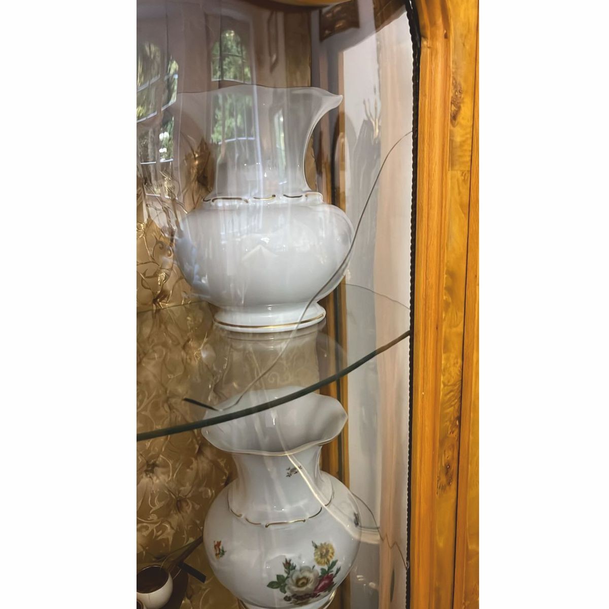 Barock Vitrine Vogelaugenahorn / Gold / Messing H. 175 cm - 1B Ware