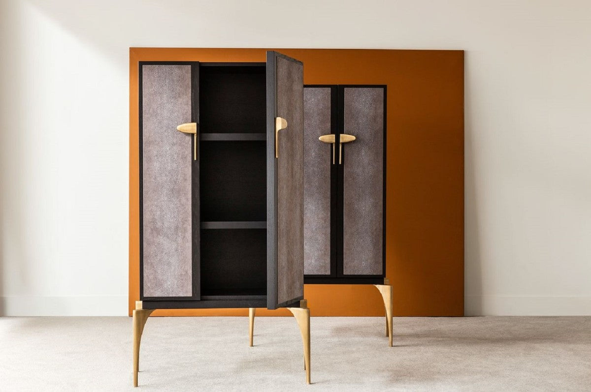 Designer Barschrank Schwarz / Grau / Silber 90 x 50 x H. 160 cm - Massivholz Schrank mit 2 Türen - Wohnzimmer Möbel - Hotel Möbel - Luxus Kollektion