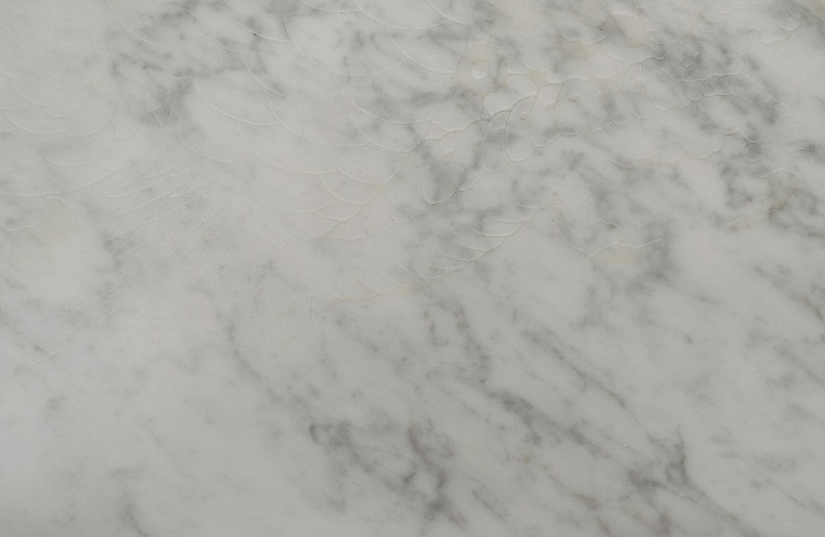 Designer Couchtisch Weiß mit Muster / Schwarz 64 x 48 x H. 40 cm - Luxus Wohnzimmertisch mit Marmorplatte