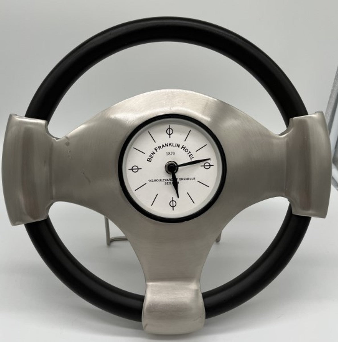 Designer Luxus Tischuhr Vintage Lenkrad mit Ständer - Edel & Prunkvoll - Tisch Uhr -1B Ware Frontglas fehlt