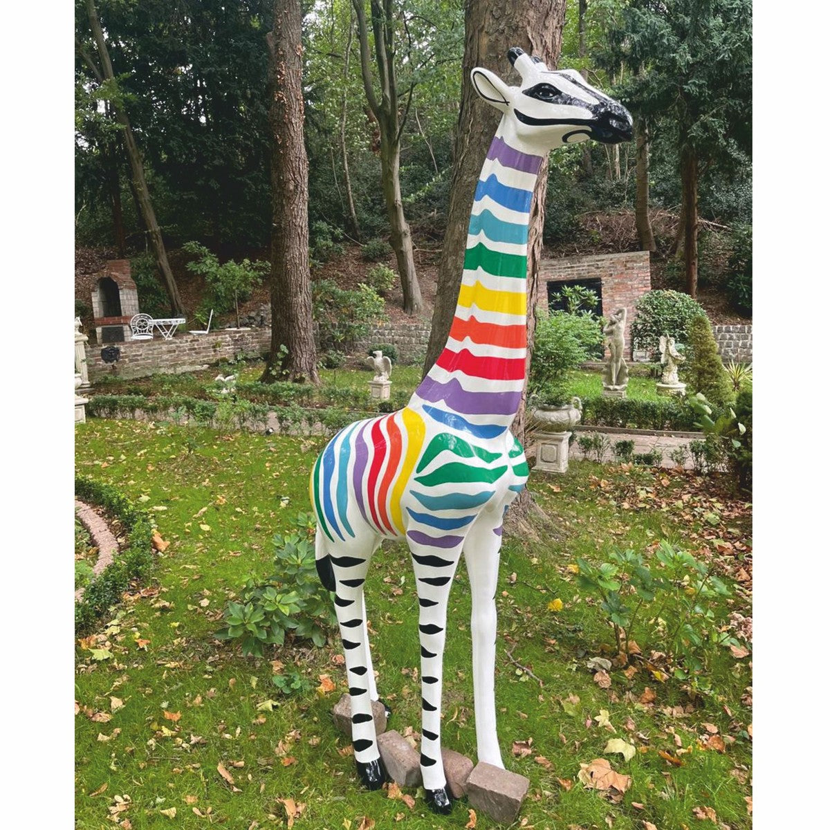 Garten Deko Skulptur Giraffe Weiß / Bunt H. 205 cm - Garten Deko Figur