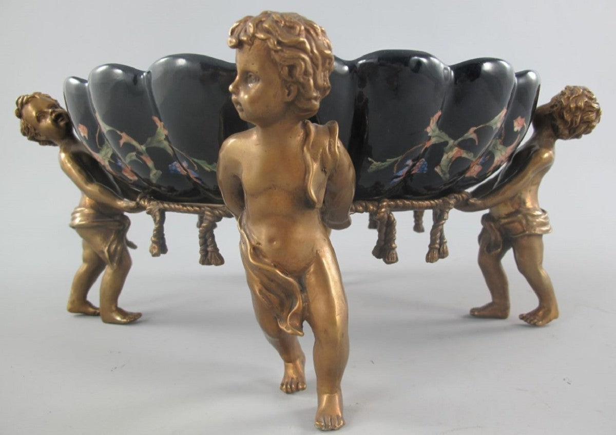 Jugendstil Porzellan Schale mit 4 dekorativen Engelsfiguren Schwarz / Mehrfarbig / Messingfarben 40 x 34 x H. 17 cm - Barock & Jugendstil Deko Accessoires