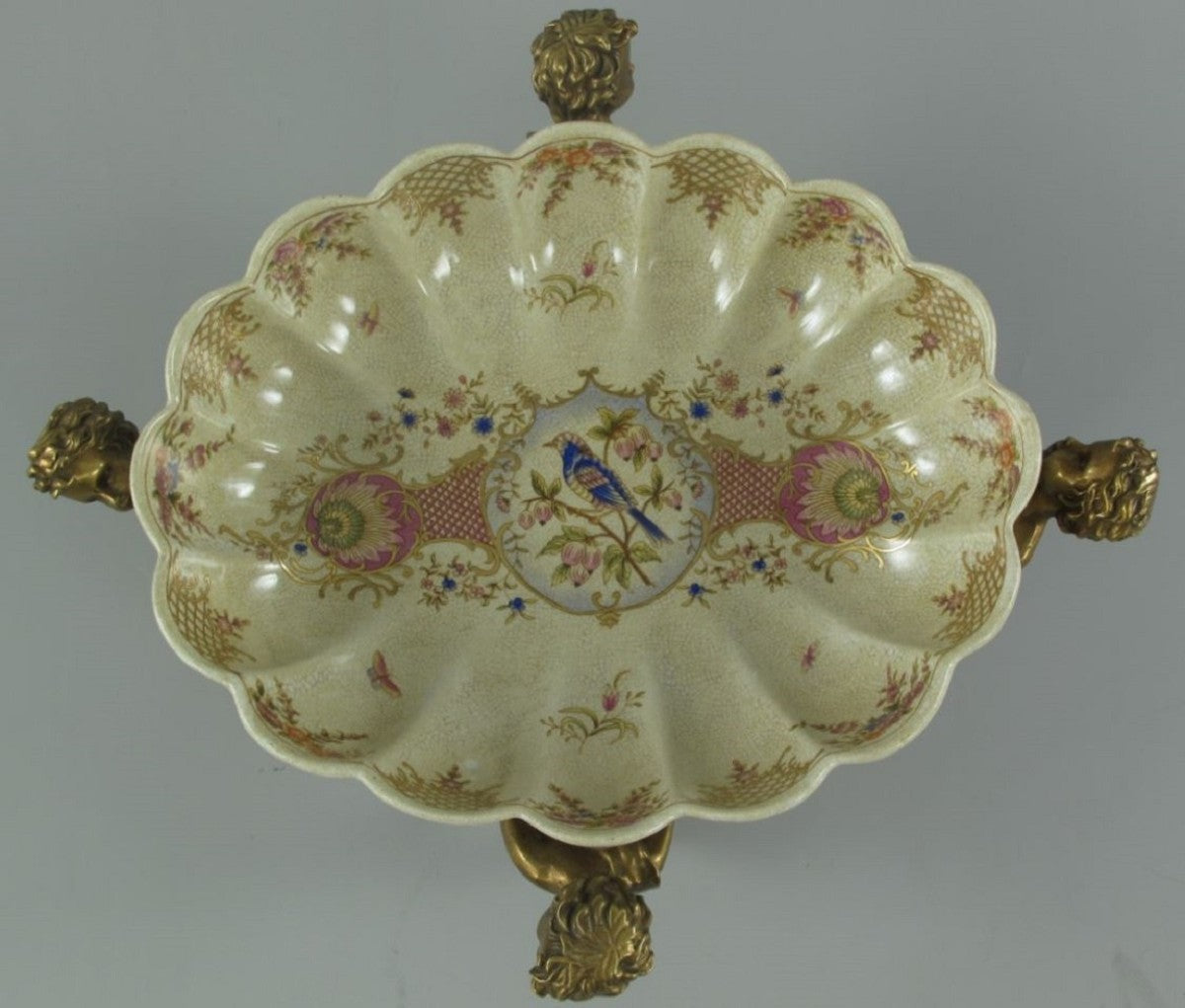 Jugendstil Porzellan Schale mit 4 dekorativen Engelsfiguren Cremefarben / Mehrfarbig / Messingfarben 40 x 30 x H. 17 cm - Barock & Jugendstil Deko Accessoires
