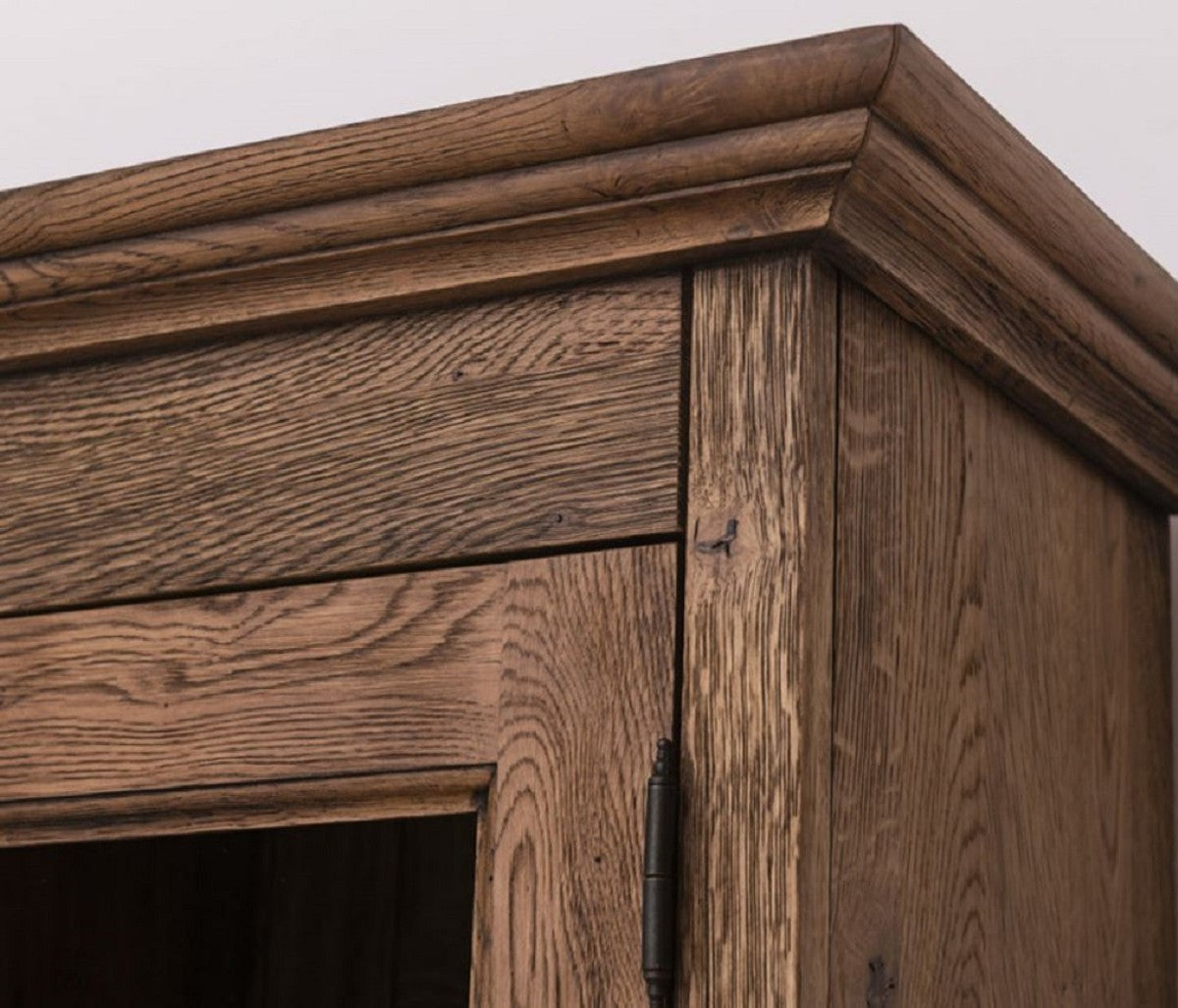 Landhausstil Esszimmerschrank Dunkelbraun 137 x 50 x H. 197 cm - Massivholz Küchenschrank - Esszimmer Möbel im Landhausstil - Landhausstil Esszimmer Einrichtung