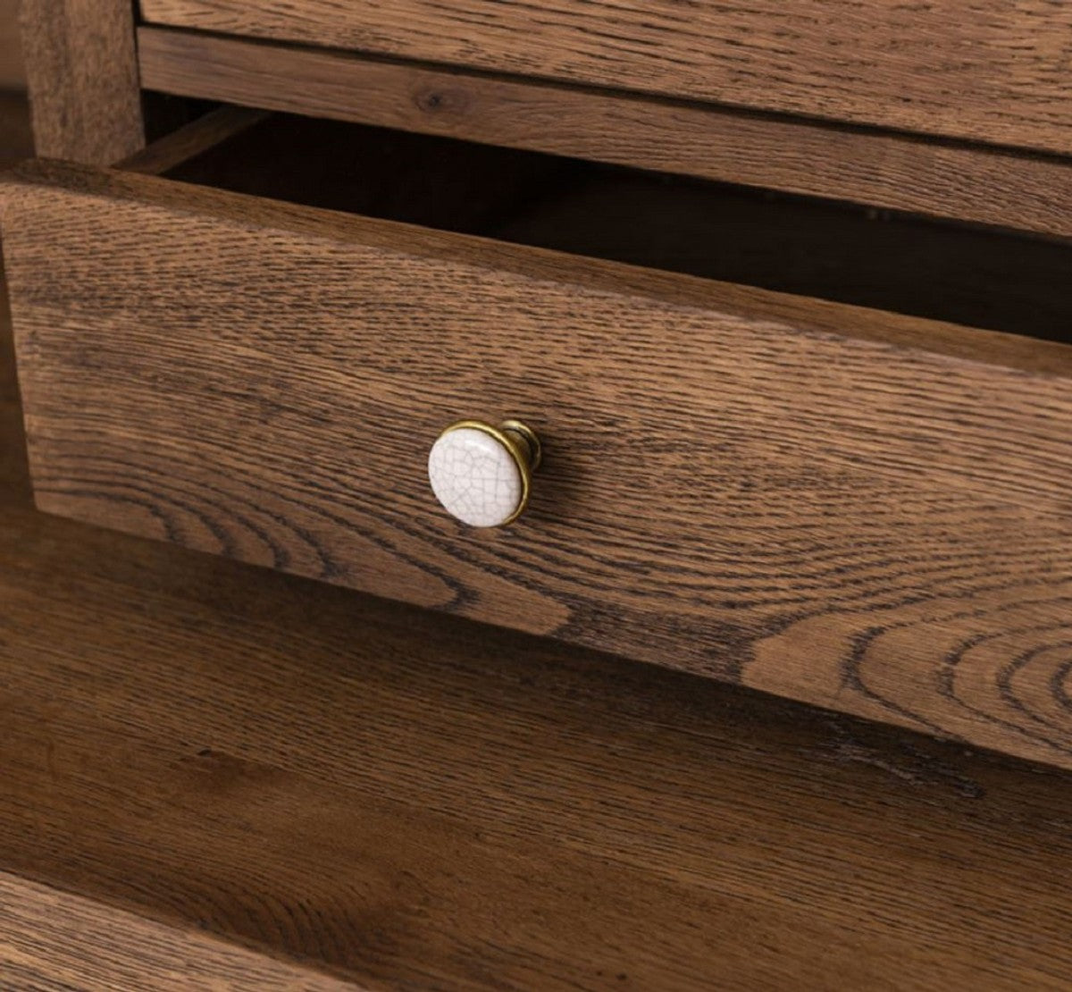 Landhausstil Esszimmerschrank Dunkelbraun 137 x 50 x H. 197 cm - Massivholz Küchenschrank - Esszimmer Möbel im Landhausstil - Landhausstil Esszimmer Einrichtung