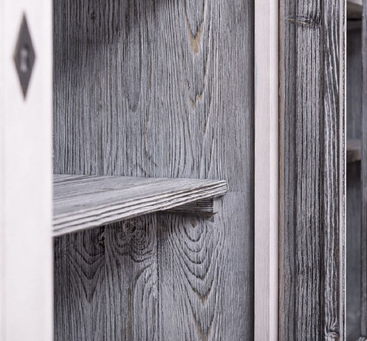 Landhausstil Esszimmerschrank Hellgrau / Grau 230 x 45 x H. 200 cm - Massivholz Küchenschrank - Esszimmer Möbel im Landhausstil - Landhausstil Esszimmer Einrichtung