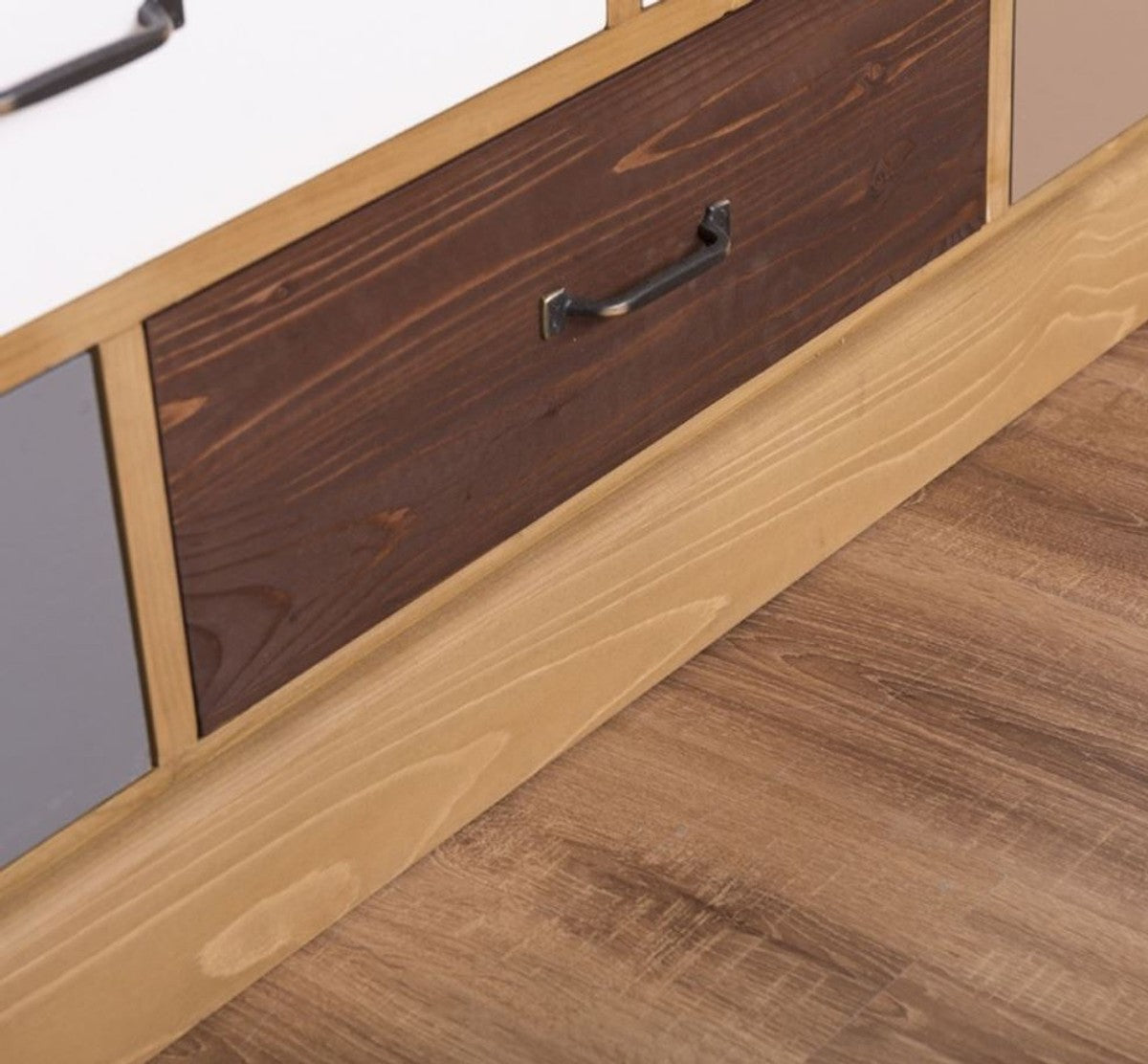 Landhausstil Kommode Hellbraun / Mehrfarbig 180 x 48 x H. 95 cm - Massivholz Schrank mit 19 Schubladen - Landhausstil Möbel