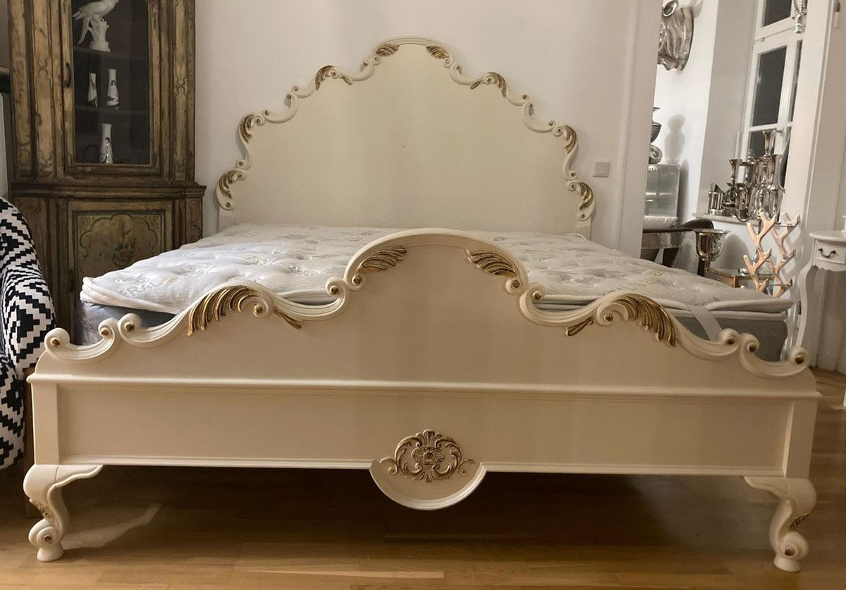 Barock Doppelbett mit Matratze Creme / Gold - Prunkvolles Massivholz Bett - Schlafzimmer Möbel im Barockstil - Barock Möbel - Barock Einrichtung - Edel & Prunkvoll