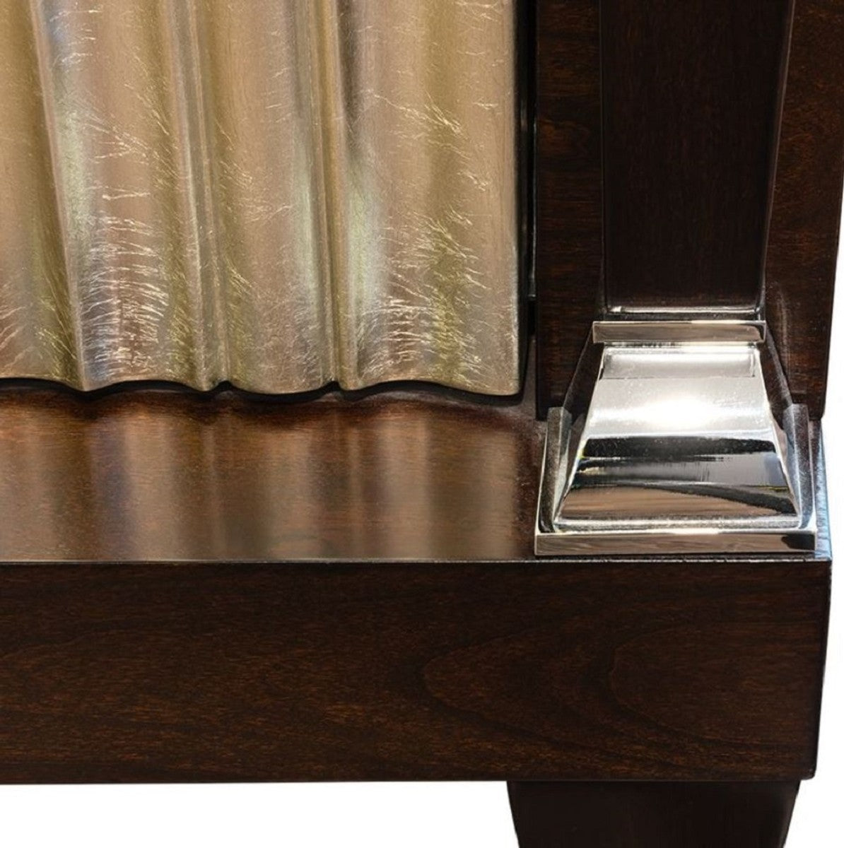 Neoklassische Luxus Nachtkommode Dunkelbraun / Silber 66,5 x 46,5 x H. 70 cm - Edler Massivholz Nachttisch mit 3 Schubladen - Schlafzimmer Möbel im Neoklassischem Stil