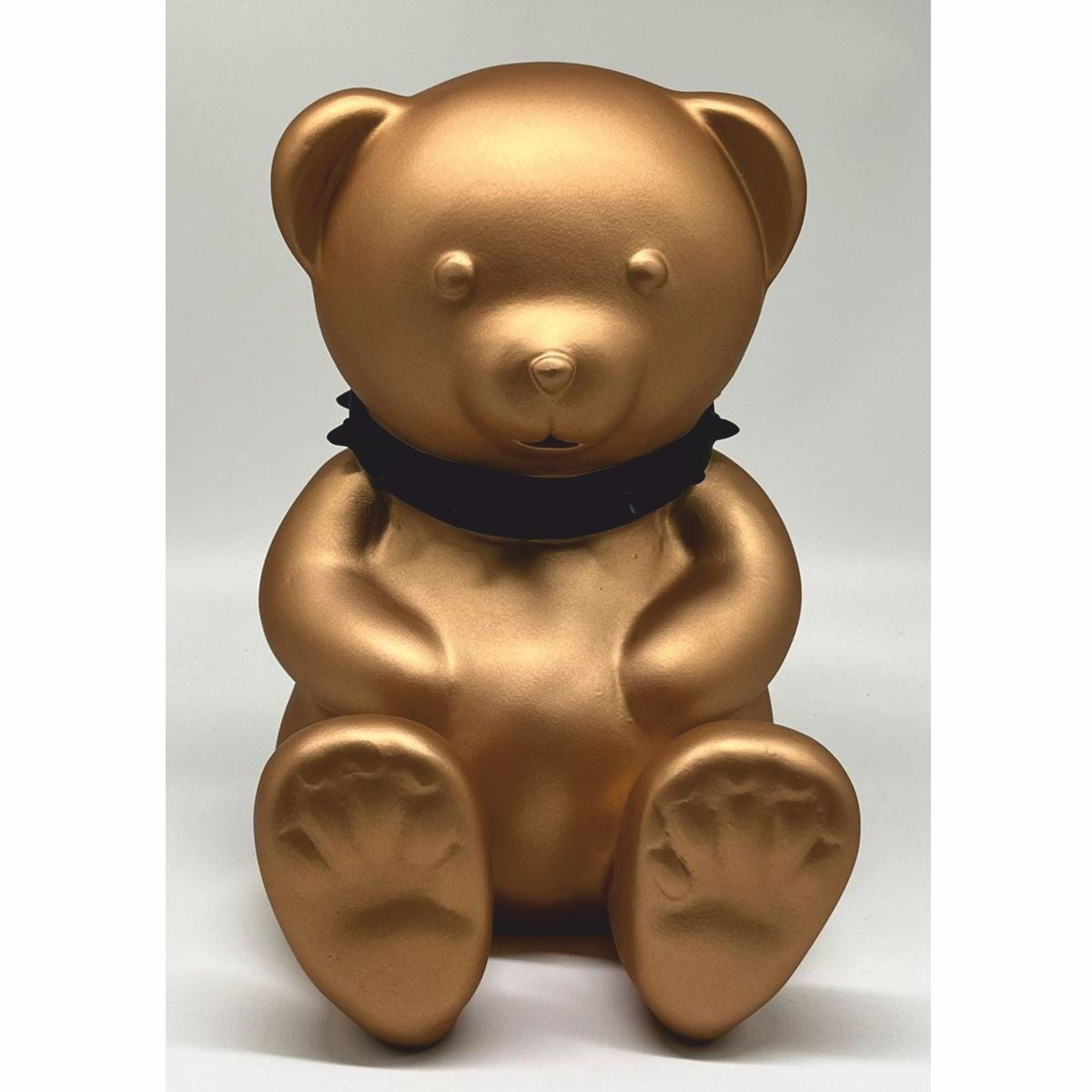 Dekofigur Teddybär mit Halsband Gold / Schwarz H. 31 cm - Deko Skulptur