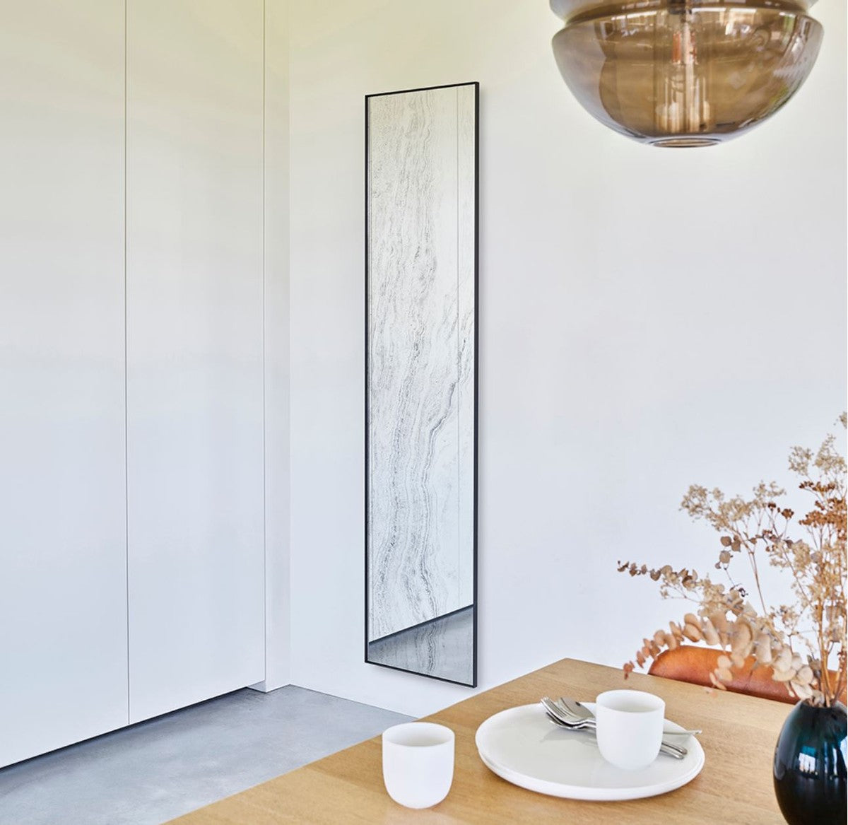 Designer Wandspiegel Schwarz 41 x 2 x H. 174 cm - Wohnzimmer Spiegel - Schlafzimmer Spiegel - Badezimmer Spiegel - Garderoben Spiegel - Luxus Kollektion