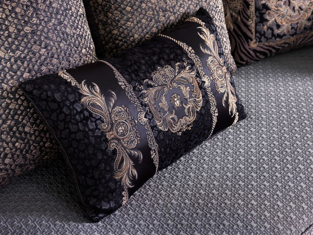 Luxus Wohnzimmer Sofa mit dekorativen Kissen Lila / Gold 240 x 92 x H. 78 cm - Luxus Wohnzimmer Möbel