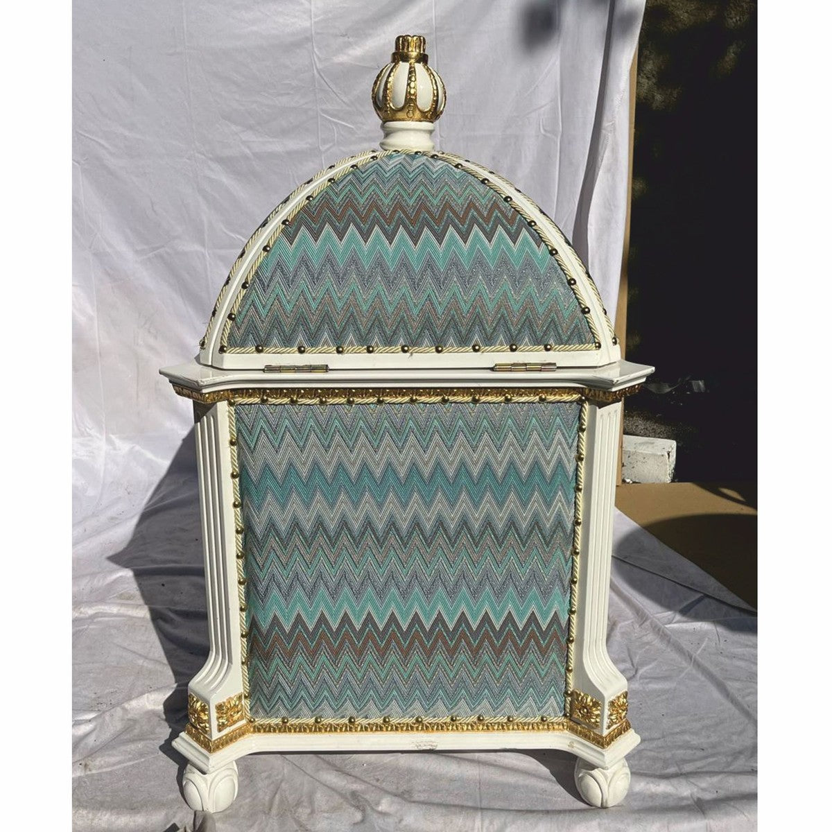 Pompöös by Barock Katzenhaus Grün / Weiß / Gold - designed by Harald Glööckler