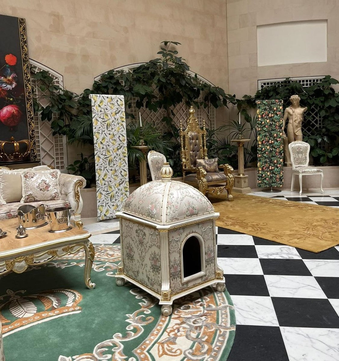 Pompöös by Barock Katzenhaus Provence Silber / Cremeweiß / Gold - designed by Harald Glööckler