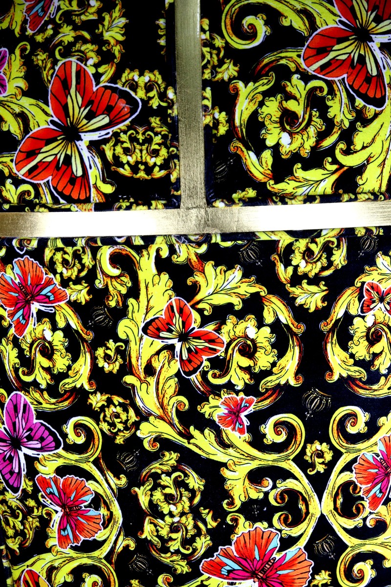 Pompöös by Luxus Ballon Barock Sessel Schwarz / Gold / Butterfly & Flower Design mit glitzernder Krone - Pompööser Barock Sessel designed by Harald Glööckler